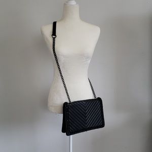 Chevron Black Medium Purse